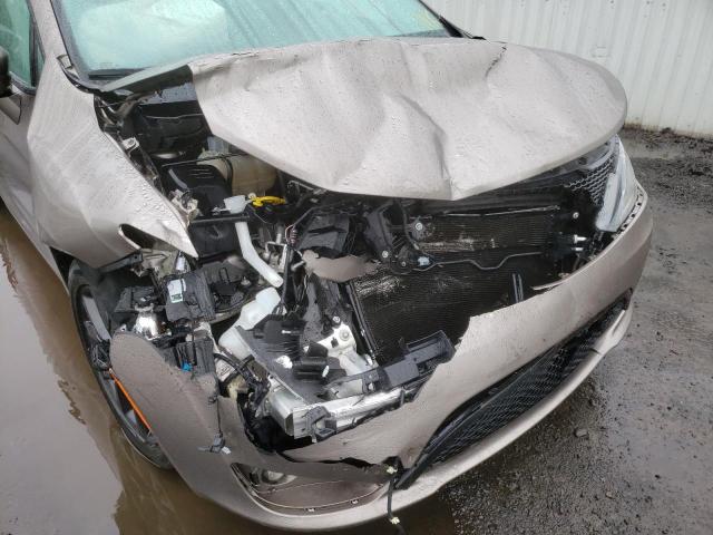 42646482 :رقم المزاد ، 2C4RC1FG3JR237193 vin ، 2018 Chrysler Pacifica T مزاد بيع