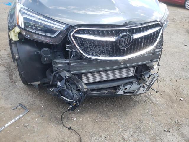 53211882 :رقم المزاد ، KL4CJGSB7JB579067 vin ، 2018 Buick Encore Ess مزاد بيع