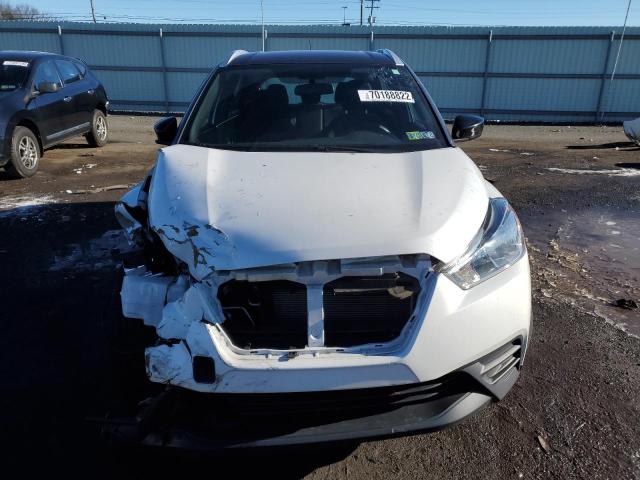 70188822 :رقم المزاد ، 3N1CP5CU7JL540649 vin ، 2018 Nissan Kicks S مزاد بيع