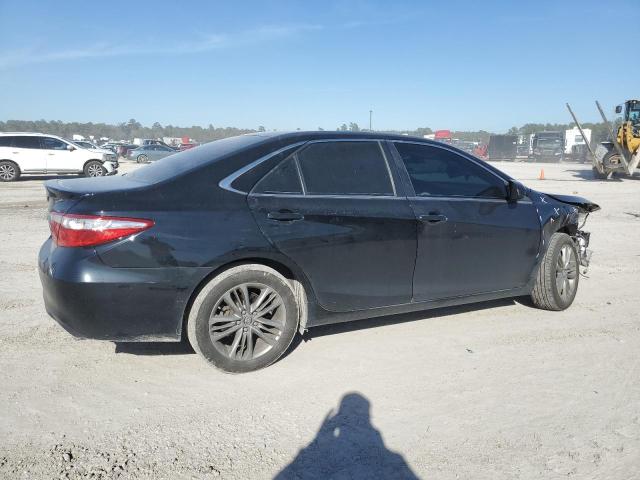 72624022 :رقم المزاد ، 4T1BF1FK8HU789312 vin ، 2017 Toyota Camry Le مزاد بيع