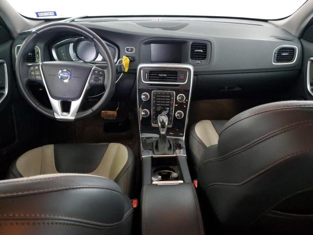 38311883 :رقم المزاد ، YV4612UM1G2000858 vin ، 2016 Volvo S60 Cross Country T5 مزاد بيع