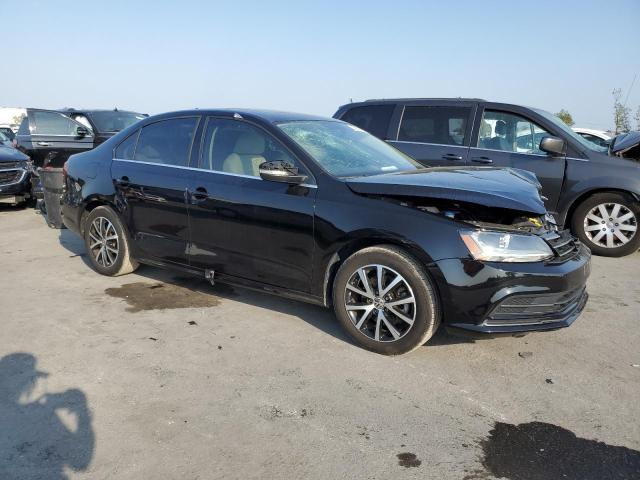 43881483 :رقم المزاد ، 3VWDB7AJ1HM253507 vin ، 2017 Volkswagen Jetta Se مزاد بيع