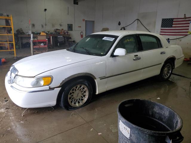 Aukcja sprzedaży 1999 Lincoln Town Car Signature, vin: 1LNHM82W0XY680304, numer aukcji: 43836603