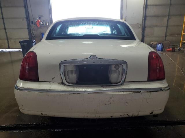 Aukcja sprzedaży 1999 Lincoln Town Car Signature, vin: 1LNHM82W0XY680304, numer aukcji: 43836603