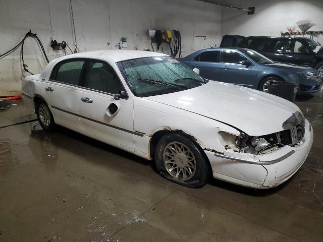 Aukcja sprzedaży 1999 Lincoln Town Car Signature, vin: 1LNHM82W0XY680304, numer aukcji: 43836603