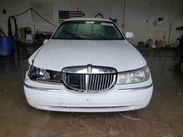 Aukcja sprzedaży 1999 Lincoln Town Car Signature, vin: 1LNHM82W0XY680304, numer aukcji: 43836603