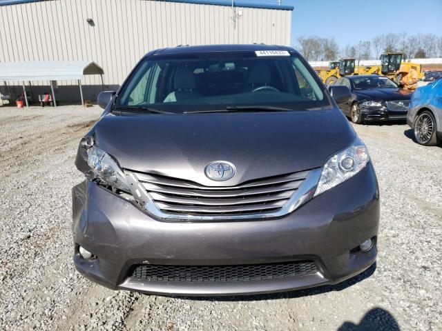 44110433 :رقم المزاد ، 5TDDZ3DC6HS179702 vin ، 2017 Toyota Sienna Xle مزاد بيع