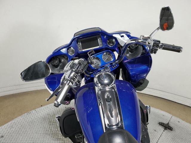 45378923 :رقم المزاد ، 1HD1TAN10FB958330 vin ، 2015 Harley-davidson Fltruse Cvo Road Glide مزاد بيع