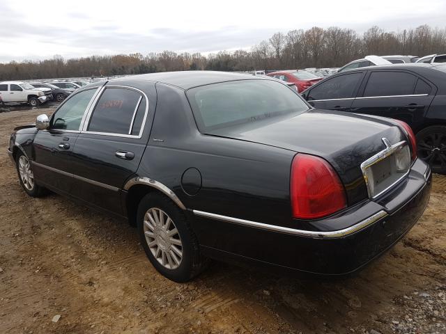 99721195 :رقم المزاد ، 1LNHM81W24Y682150 vin ، 2004 Lincoln Town Car مزاد بيع