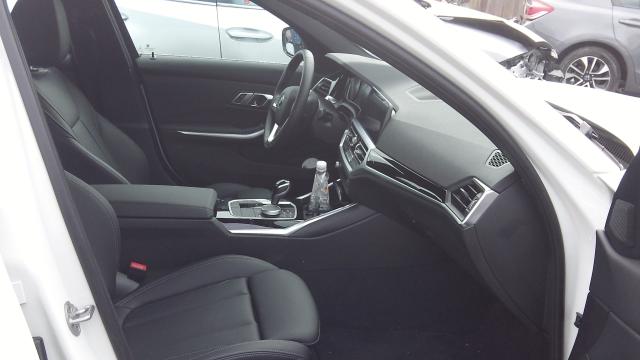 40184593 :رقم المزاد ، 3MW5R7J09N8C71765 vin ، 2022 Bmw 330xi مزاد بيع