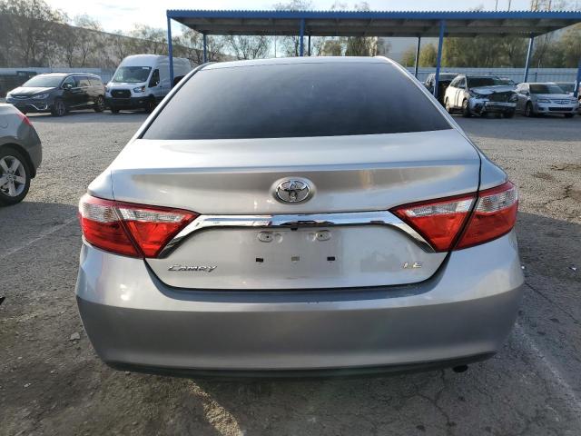 38196244 :رقم المزاد ، 4T4BF1FK4FR500929 vin ، 2015 Toyota Camry Le مزاد بيع