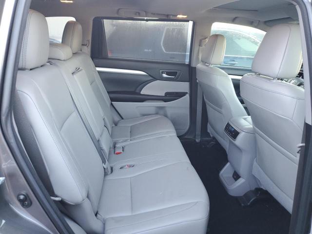 40623084 :رقم المزاد ، 5TDKZRFH3HS526048 vin ، 2017 Toyota Highlander Se مزاد بيع