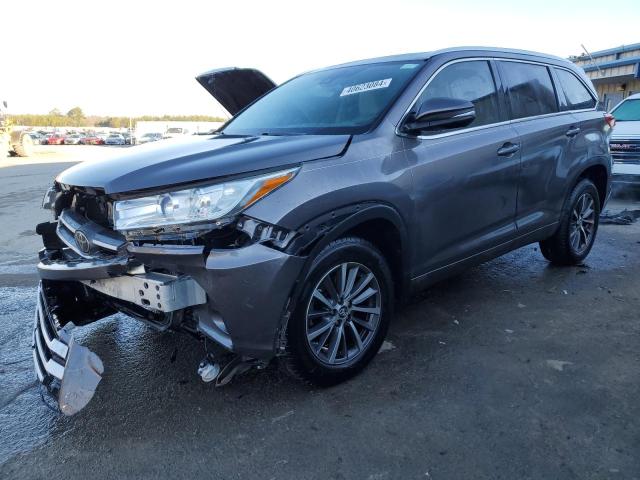 40623084 :رقم المزاد ، 5TDKZRFH3HS526048 vin ، 2017 Toyota Highlander Se مزاد بيع