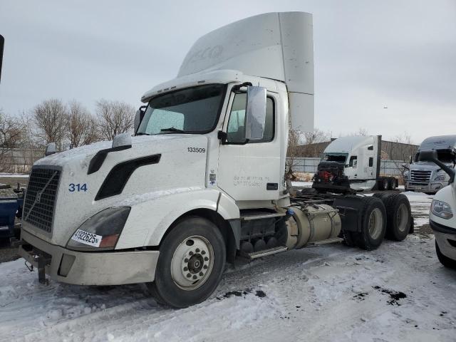 78278065 :رقم المزاد ، 4V4NC9EH1FN921059 vin ، 2015 Volvo Vn مزاد بيع