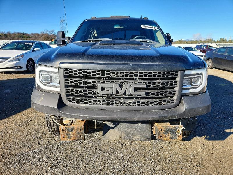 95768485 :رقم المزاد ، 1GT426C84BF157028 vin ، 2011 Gmc Sierra مزاد بيع