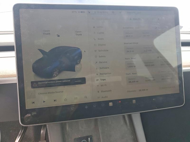 2024 Tesla Model Y მანქანა იყიდება აუქციონზე, vin: 7SAYGDEE3RA282692, აუქციონის ნომერი: 72521415