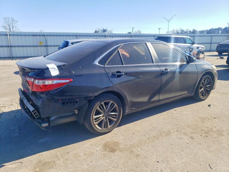 99581235 :رقم المزاد ، 4T1BF1FK4GU241418 vin ، 2016 Toyota Camry مزاد بيع