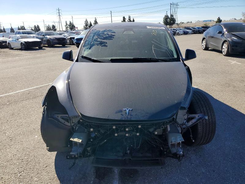 72556935 :رقم المزاد ، 7SAYGDEE9RF180459 vin ، 2024 Tesla Model Y مزاد بيع