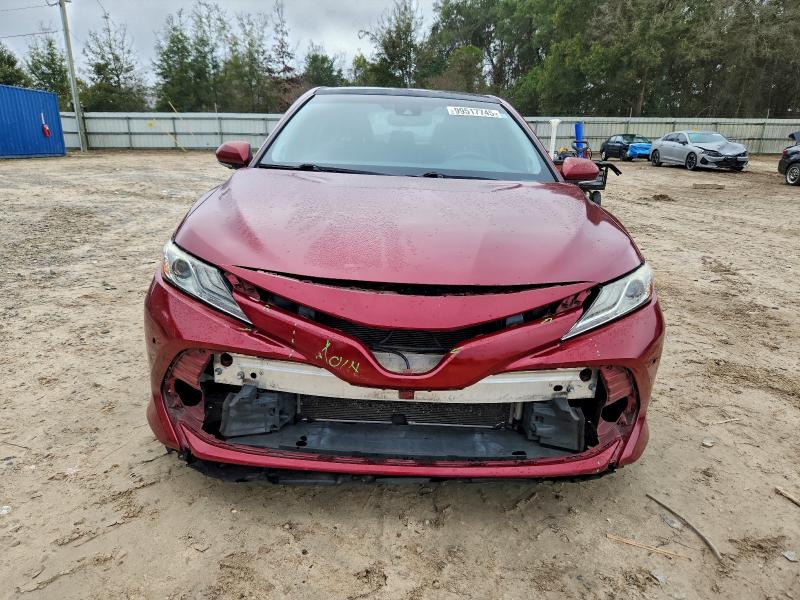 99517745 :رقم المزاد ، 4T1B11HK8KU707338 vin ، 2019 Toyota Camry مزاد بيع