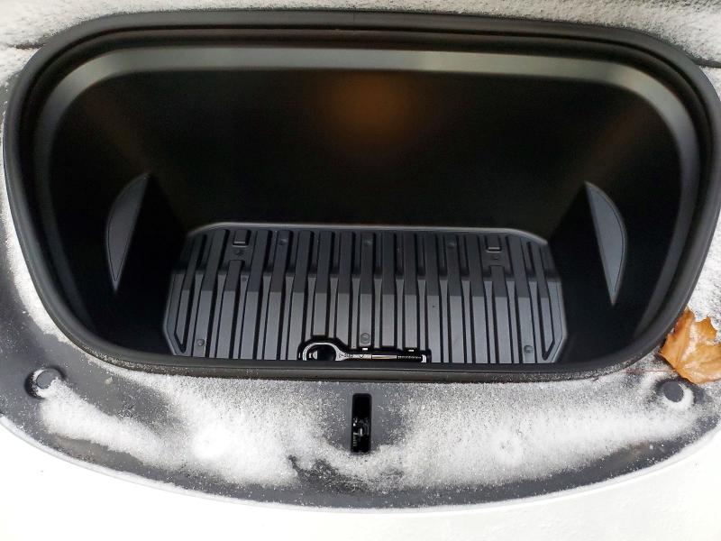 97527945 :رقم المزاد ، LRWYGDEE0RC670036 vin ، 2024 Tesla Model Y مزاد بيع