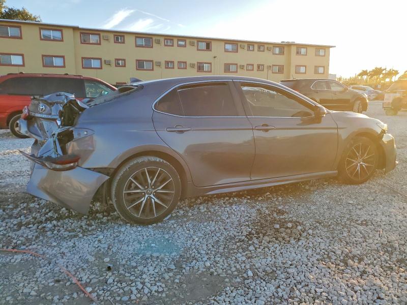 Продажа на аукционе авто 2022 Toyota Camry, vin: 4T1G11AK6NU644812, номер лота: 73299725