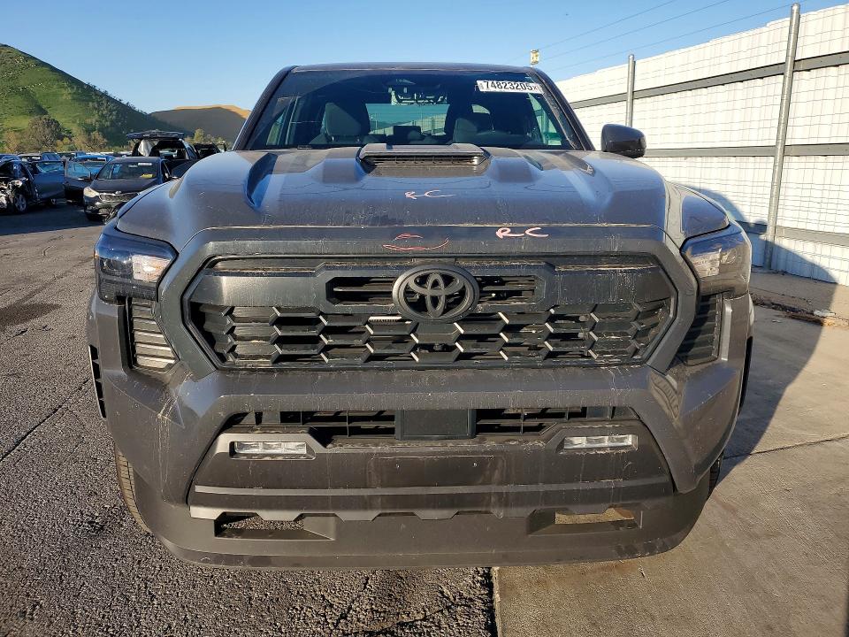 Продажа на аукционе авто 2025 Toyota Tacoma, vin: 3TMLB5JN1SM137561, номер лота: 74823205