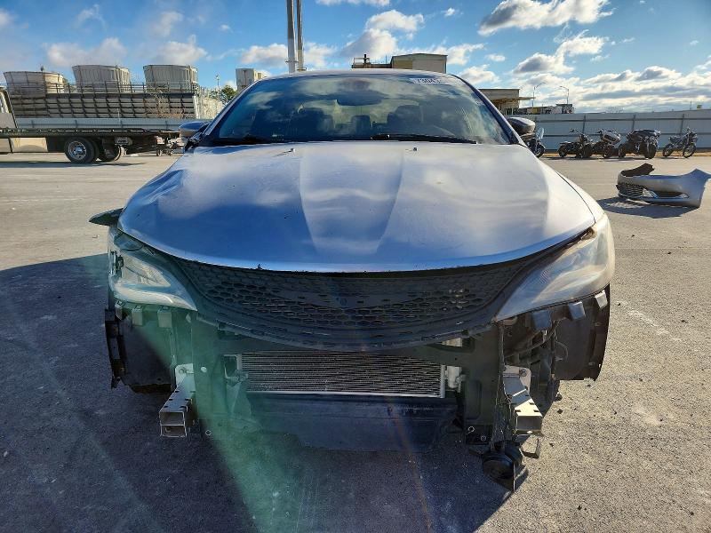 73043445 :رقم المزاد ، 1C3CCCAB3FN699839 vin ، 2015 Chrysler 200 مزاد بيع
