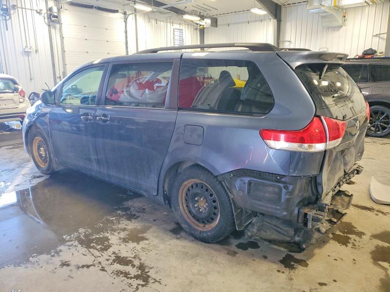 2014 Toyota Sienna მანქანა იყიდება აუქციონზე, vin: 5TDKK3DC5ES479383, აუქციონის ნომერი: 74994735
