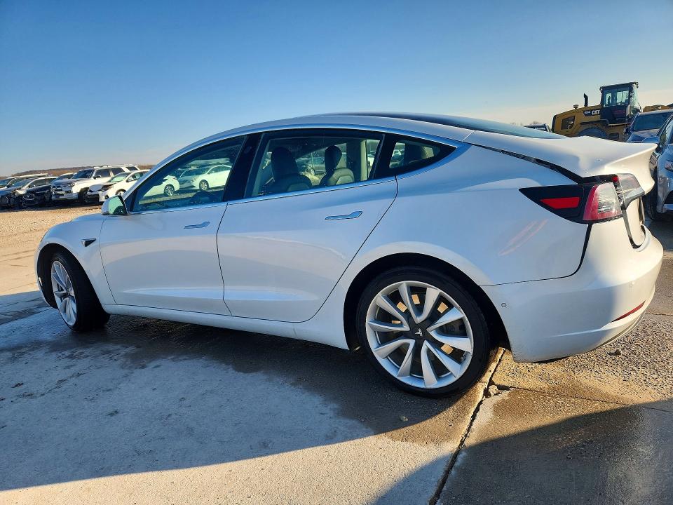 74848345 :رقم المزاد ، 5YJ3E1EB3KF194669 vin ، 2019 Tesla Model 3 مزاد بيع