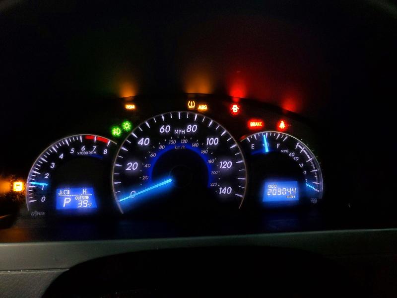 73525585 :رقم المزاد ، 4T1BF1FK4EU792297 vin ، 2014 Toyota Camry L مزاد بيع