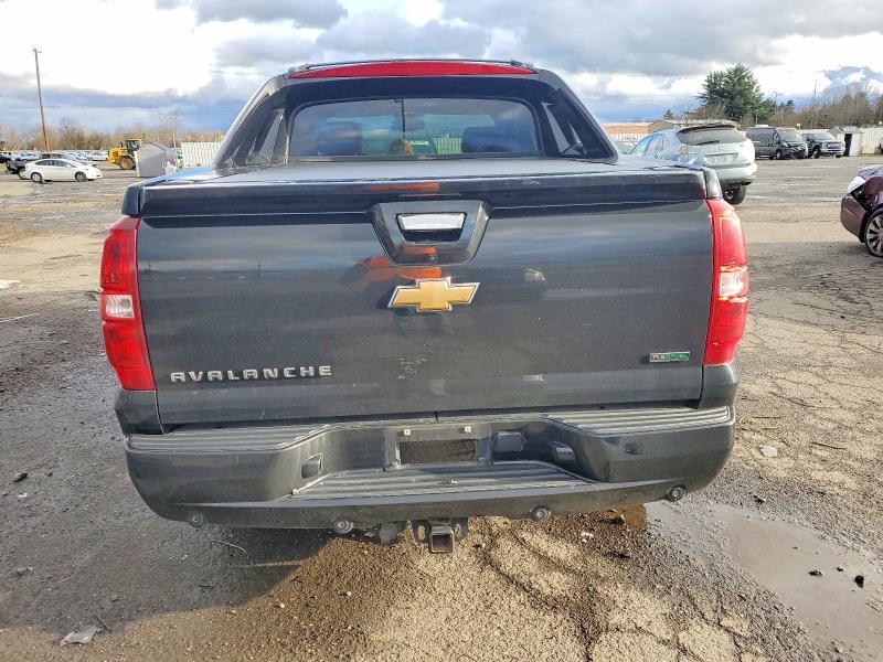 97977055 :رقم المزاد ، 3GNTKGE38BG320451 vin ، 2011 Chevrolet Avalanche مزاد بيع
