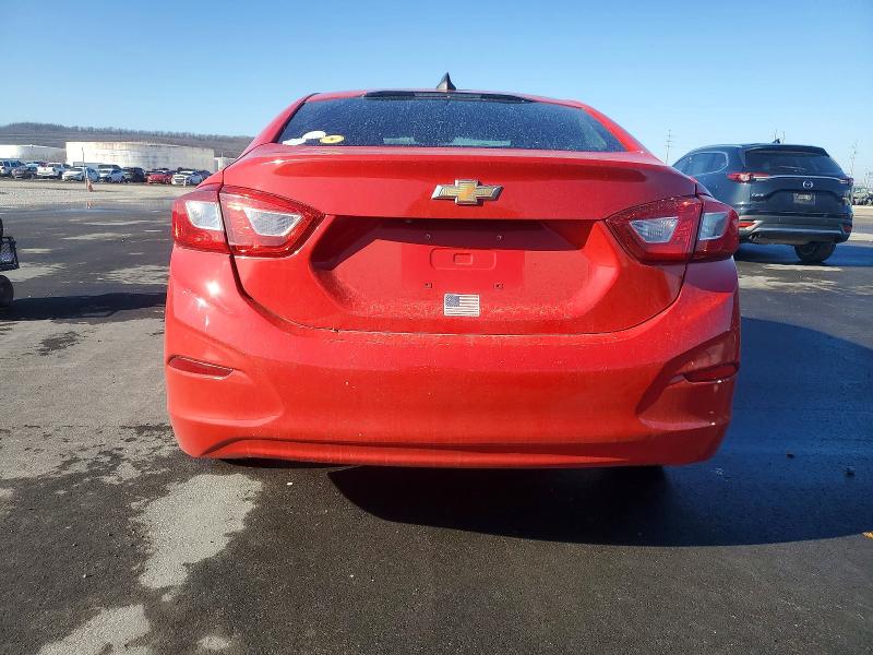 98701955 :رقم المزاد ، 1G1BC5SM6J7139452 vin ، 2018 Chevrolet Cruze مزاد بيع