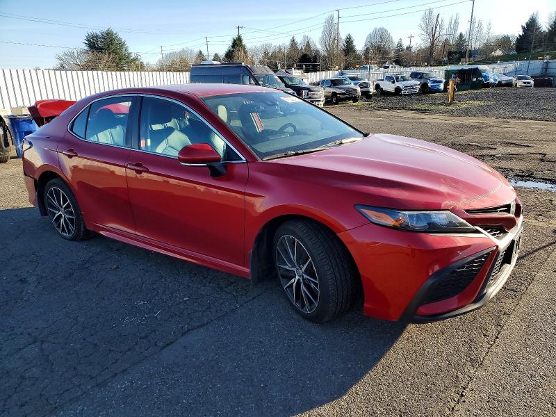 Продажа на аукционе авто 2022 Toyota Camry, vin: 4T1T11AK2NU014820, номер лота: 97892975
