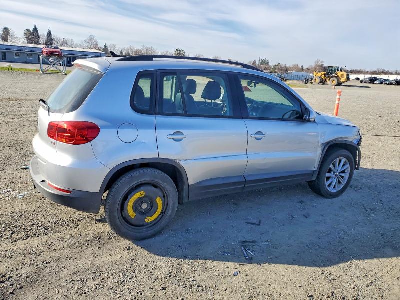74465155 :رقم المزاد ، WVGAV7AX8HK036279 vin ، 2017 Volkswagen Tiguan مزاد بيع