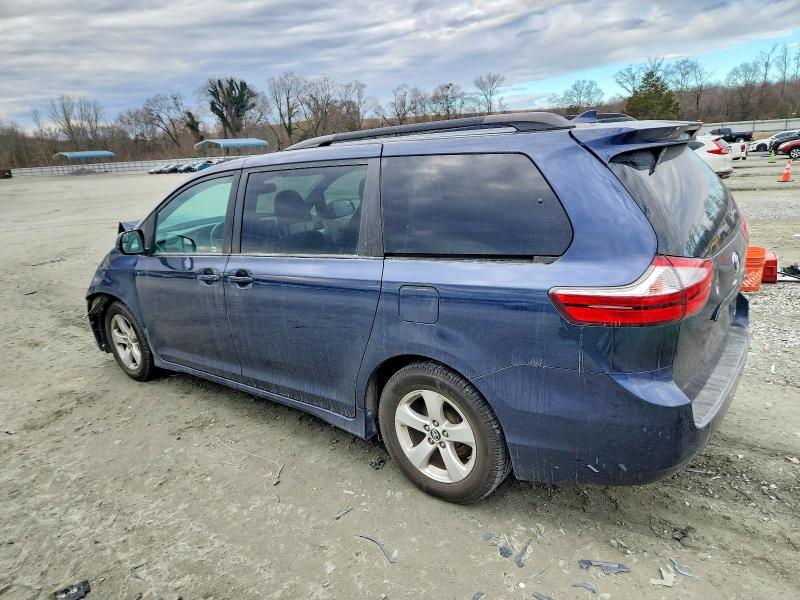 97830115 :رقم المزاد ، 5TDKZ3DC0JS945758 vin ، 2018 Toyota Sienna مزاد بيع