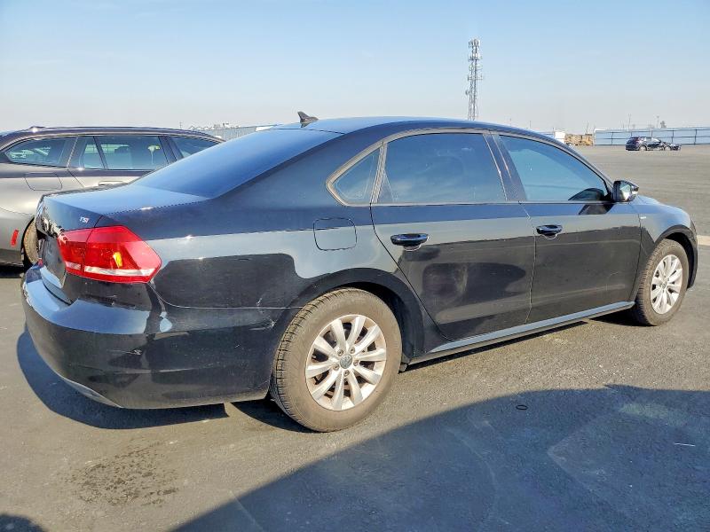 72992815 :رقم المزاد ، 1VWAT7A32FC057432 vin ، 2015 Volkswagen Passat مزاد بيع