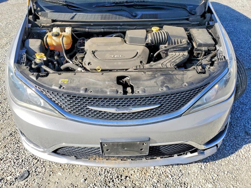 99900885 :رقم المزاد ، 2C4RC1BG6HR656512 vin ، 2017 Chrysler Pacifica مزاد بيع