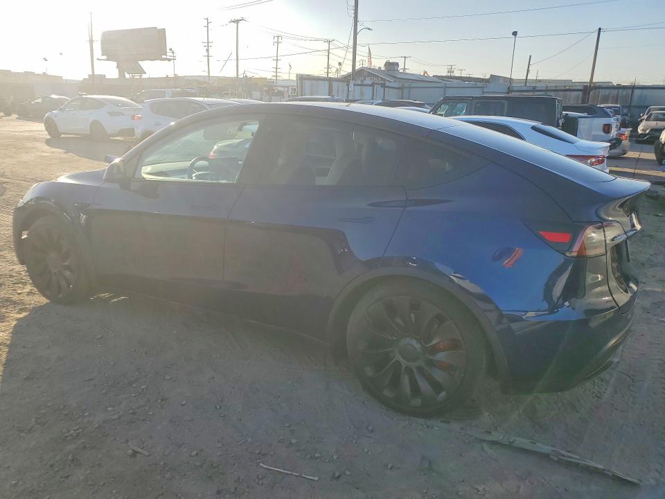 75466245 :رقم المزاد ، 7SAYGDEF4NF399946 vin ، 2022 Tesla Model Y مزاد بيع