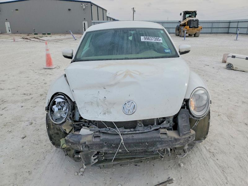2013 Volkswagen Beetle მანქანა იყიდება აუქციონზე, vin: 3VWJP7AT1DM624424, აუქციონის ნომერი: 99837395