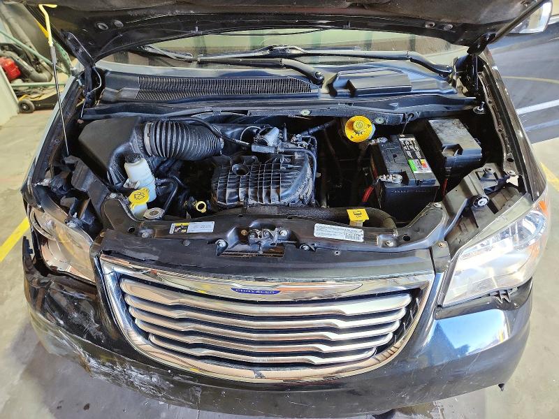 73303965 :رقم المزاد ، 2C4RC1CG5FR602775 vin ، 2015 Chrysler Town & Country مزاد بيع
