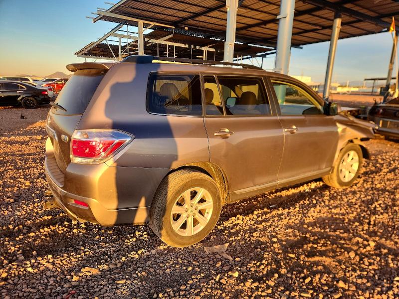 2013 Toyota Highlander მანქანა იყიდება აუქციონზე, vin: JTEBC3EH8D2016078, აუქციონის ნომერი: 72882065