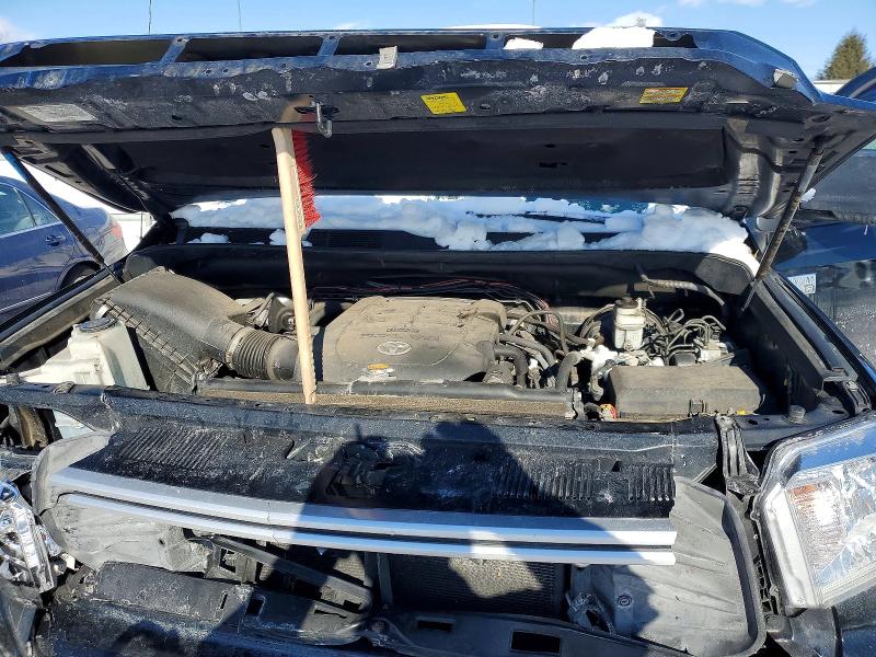 74467345 :رقم المزاد ، 5TFAY5F11HX607621 vin ، 2017 Toyota Tundra مزاد بيع