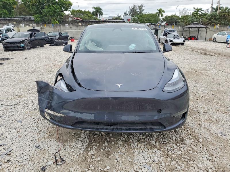 Продажа на аукционе авто 2024 Tesla Model Y, vin: 7SAYGDEE0RA227570, номер лота: 72997715