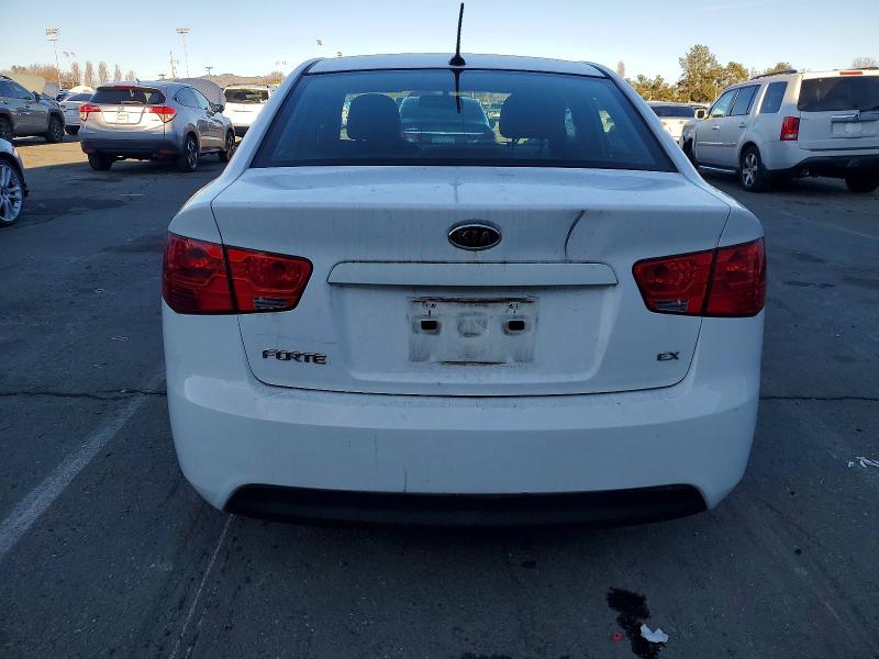2010 Kia Forte მანქანა იყიდება აუქციონზე, vin: KNAFU4A23A5881221, აუქციონის ნომერი: 72269795
