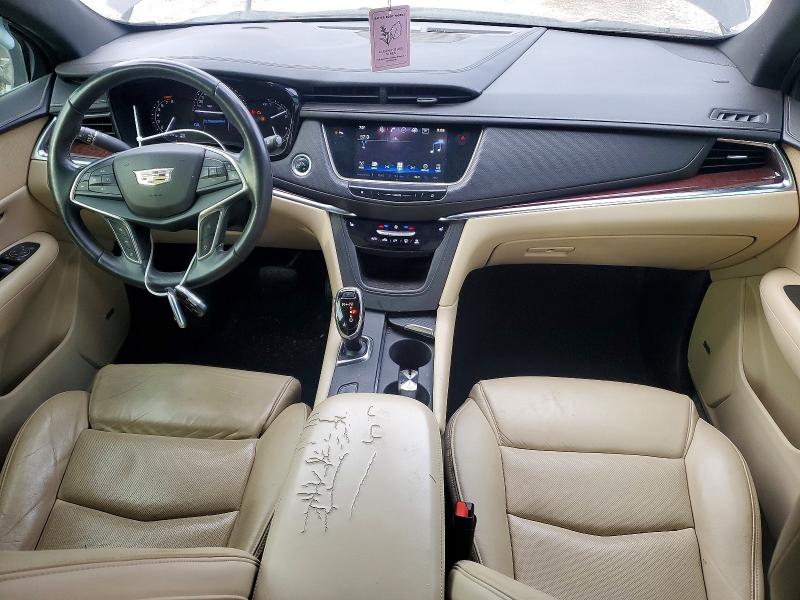 99148195 :رقم المزاد ، 1GYKNBRS3HZ323566 vin ، 2017 Cadillac Xt5 Luxury مزاد بيع