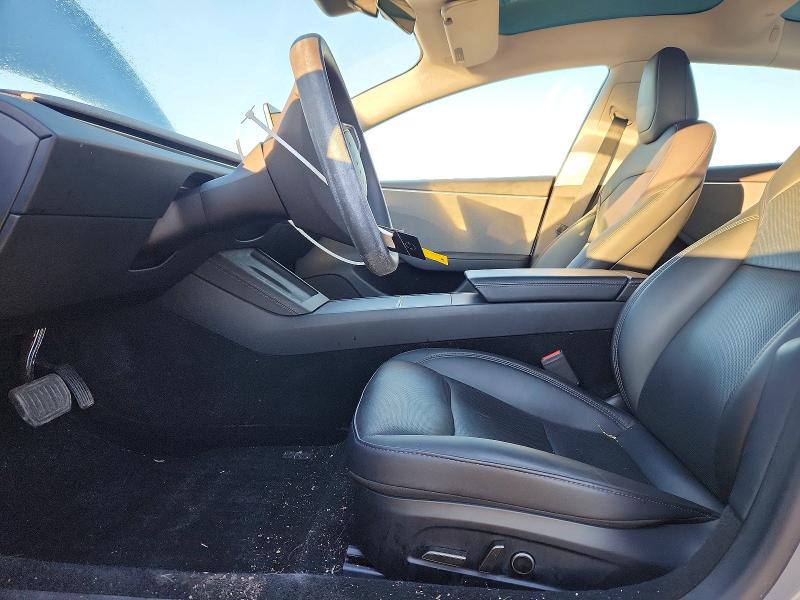 98912875 :رقم المزاد ، 5YJ3E1EAXSF877816 vin ، 2025 Tesla Model 3 مزاد بيع