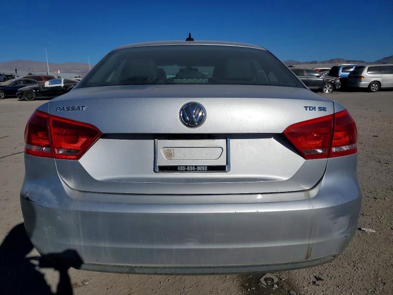 73064045 :رقم المزاد ، 1VWBN7A30DC105716 vin ، 2013 Volkswagen Passat مزاد بيع