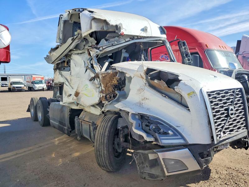 Продаж на аукціоні авто 2021 Volvo Vnl, vin: 4V4NC9EH8MN275676, номер лоту: 72564945