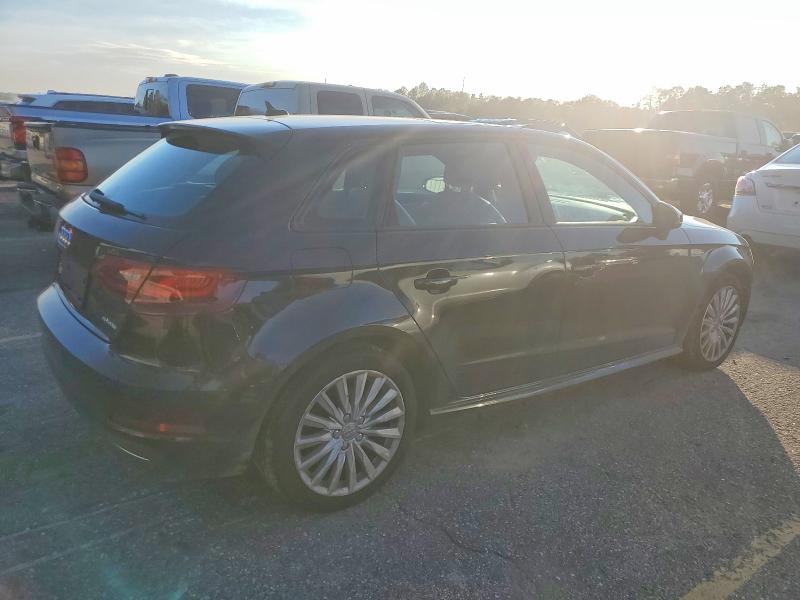 Продаж на аукціоні авто 2016 Audi A3, vin: WAUUPBFF2GA150665, номер лоту: 72565675