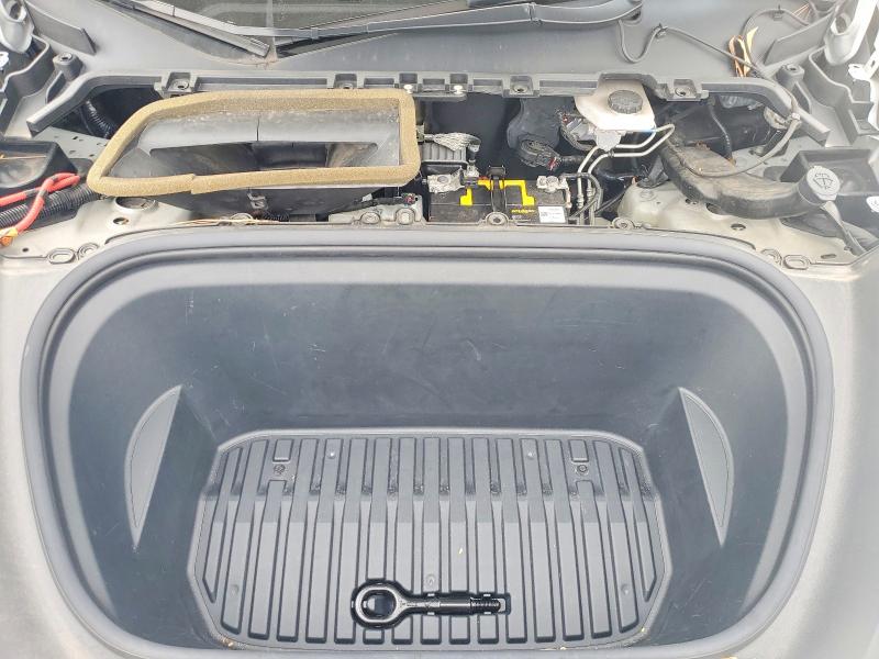 75092055 :رقم المزاد ، 5YJYGDED0MF103718 vin ، 2021 Tesla Model Y مزاد بيع